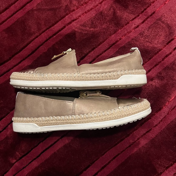 ANNE KLEIN Zip Down Espadrille Flats - Picture 4 of 4